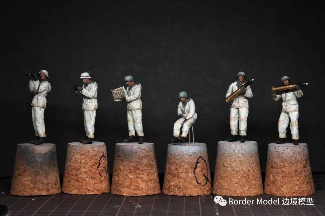 Border Model BT-013 German 88mm Gun Flak36 w/6 anti-aircraft artillery crew members 1/35 – obrázek 5