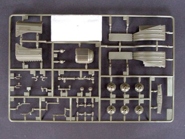 Trumpeter 01001 ZIL-157 6x6 military truck 1/35 – image 5