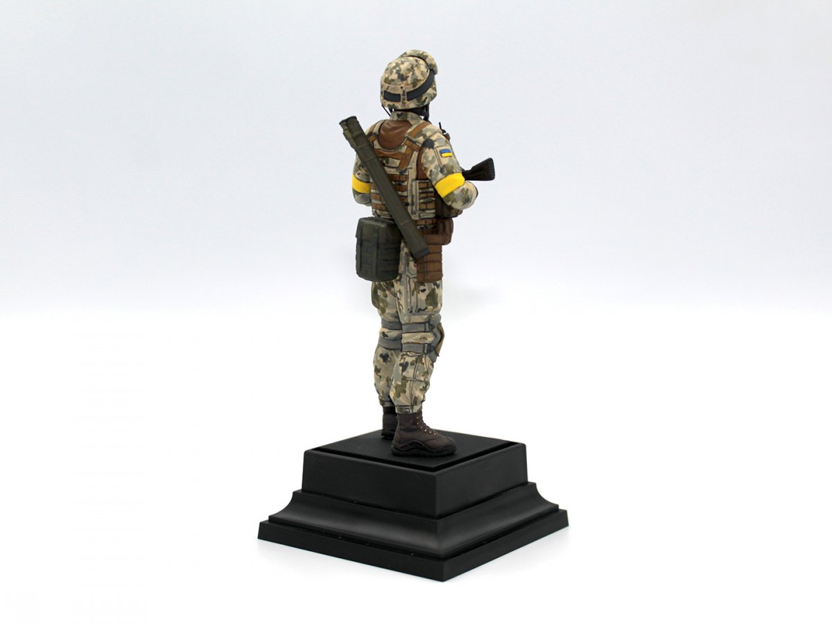 ICM 16104 Soldier of the Armed Forces of Ukraine 1/16 – image 11