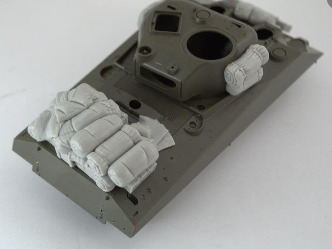 Panzer Art RE35-479 Stowage set for M4 “Sherman” (British Army) 1/35 – image 3