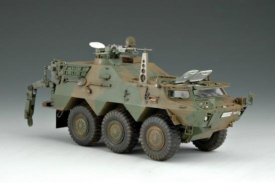 Trumpeter 00330 JGSDF NBC Detection Vehicle 1/35 – obrázek 3