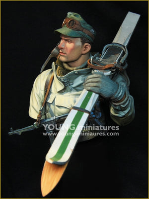 Young Miniatures YM1896 German WWII Ski Jaeger 1/10