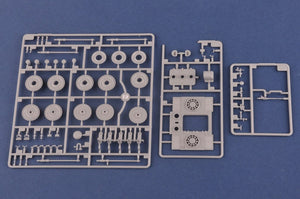 Hobby Boss 84533 Pz.Kpfw.VI Sd.Kfz.182 Tiger II (Henschel July-1945 Production) 1/35 – image 12