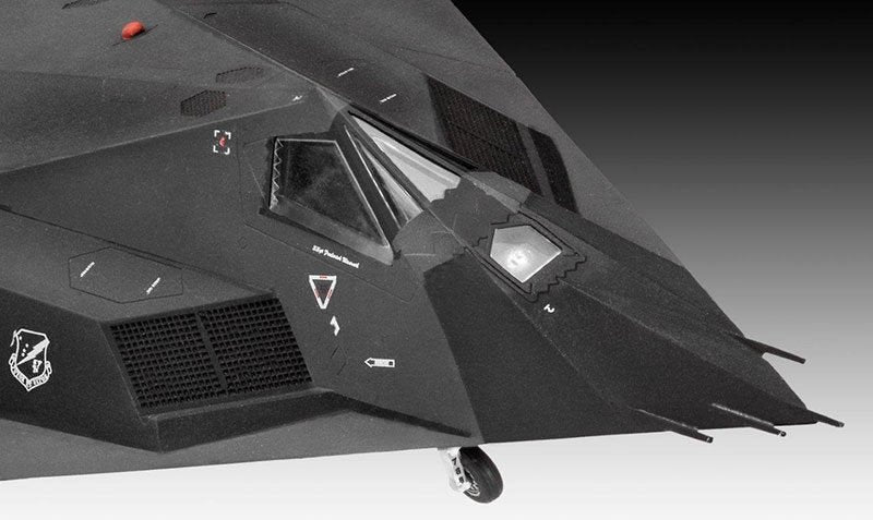 Revell 03899 F-117 Stealth Fighter 1/72 – obrázek 3