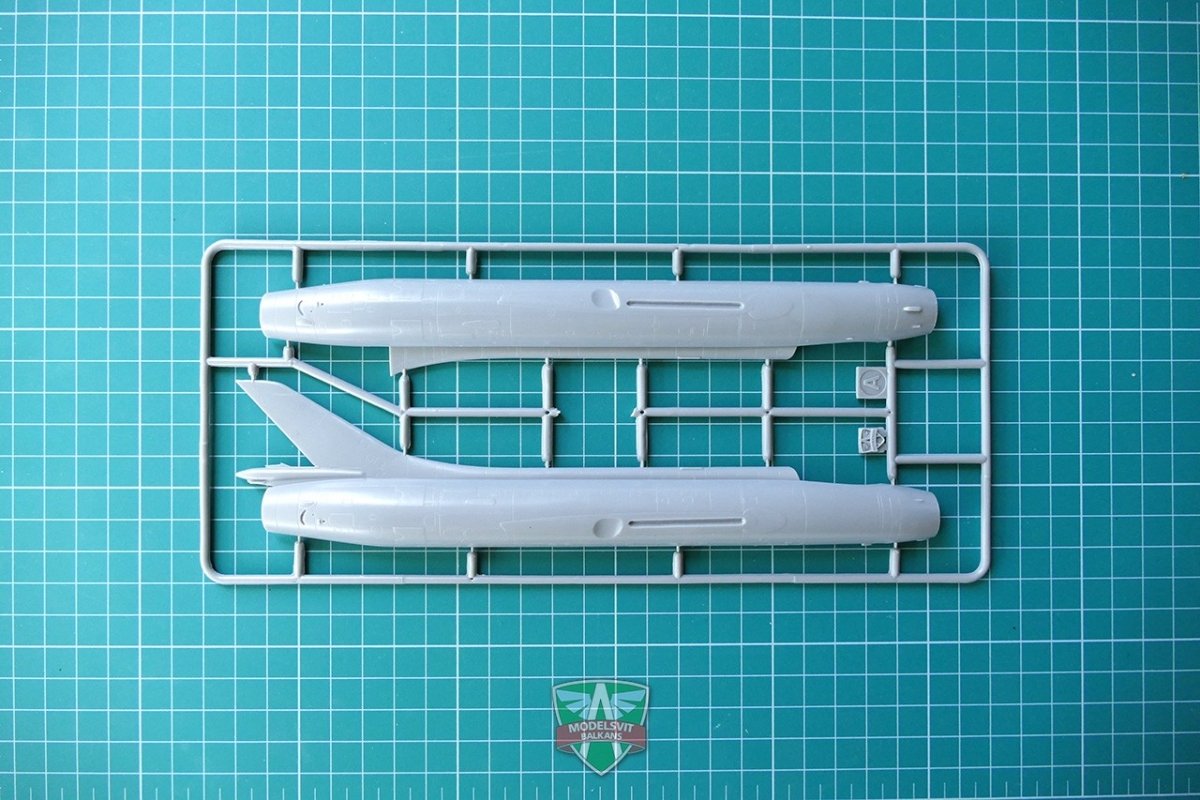 Modelsvit 72019 S-32MK Soviet bomber 1/72 – Bild 5