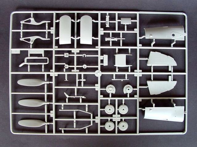 Trumpeter 02409 Messerschmitt Bf109 G-10 1/24 – image 5