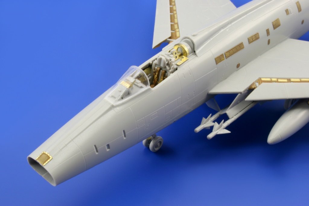 Eduard 73363 F-100C S. A. 1/72 TRUMPETER – zdjęcie 8
