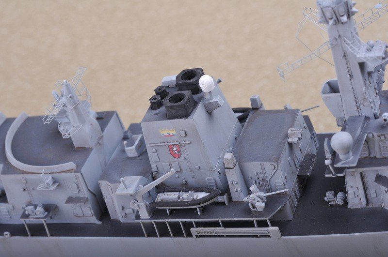 Trumpeter 04544 HMS Type 23 Frigate Kent F78 1/350 – image 3
