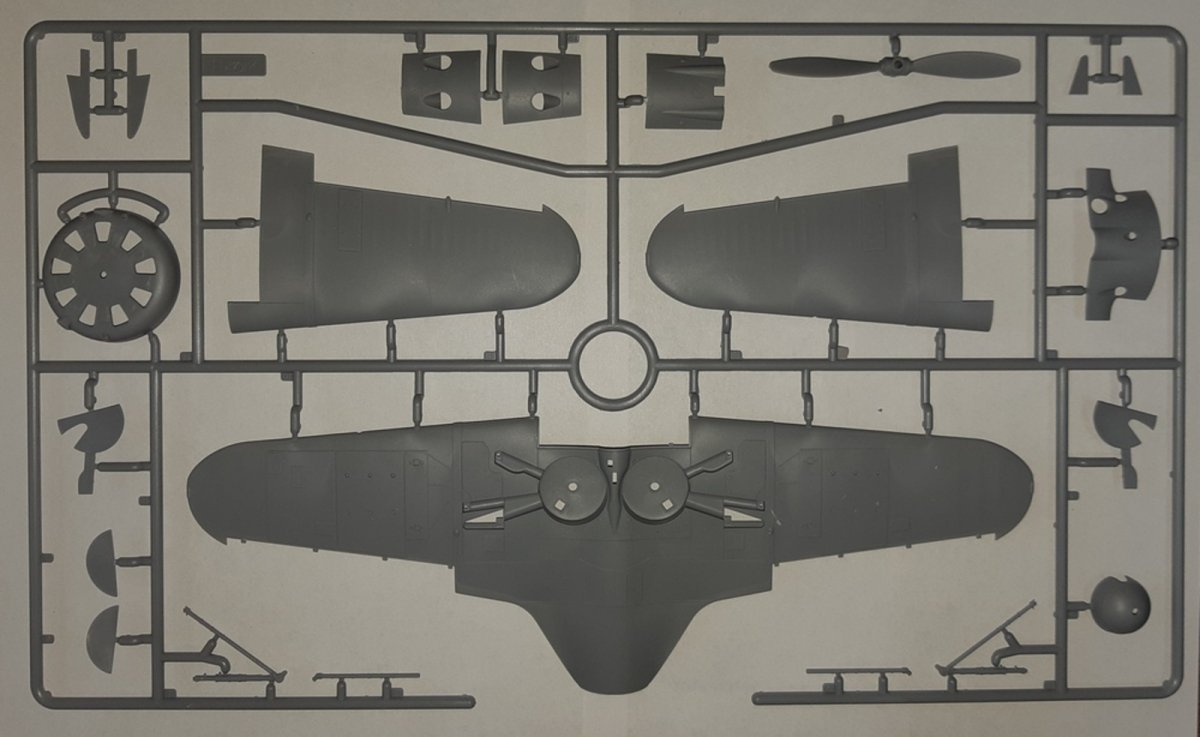 ICM 32003 I-16 type 29, WWII Soviet Fighter 1/32 – zdjęcie 4
