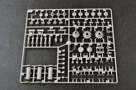 Trumpeter 05588 Soviet JS-2 Heavy Tank 1/35 – image 9