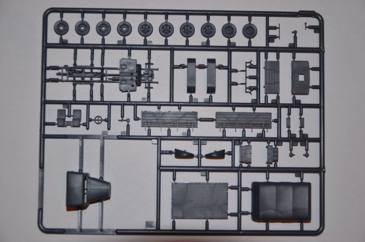 First to Fight PL030 Praga RV truck (1/72) – image 4
