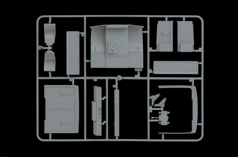 Italeri 3902 BERLIET R352ch RENAULT R360 1/24 – image 8