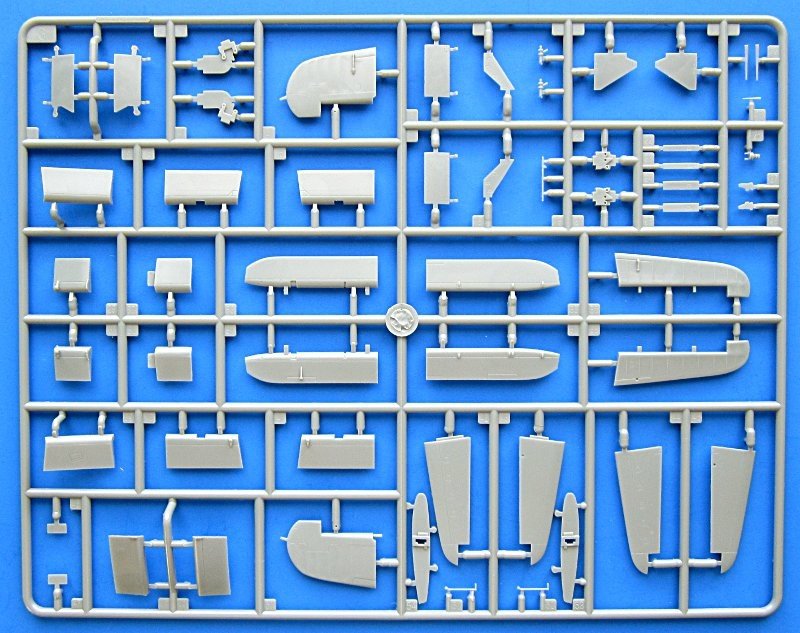 Hobby Boss 80386 F4U-4 Corsair Early Version 1/48 – obrázek 8