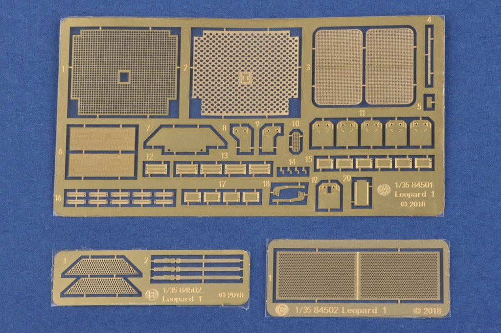 Hobby Boss 84502 Leopard C1A1 (Canadian MBT) 1/35 – obrázek 8