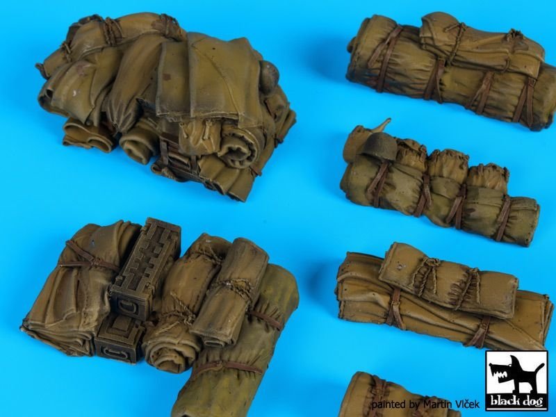 Black Dog T35142 Tentage+bedrols N 1/35 – image 4