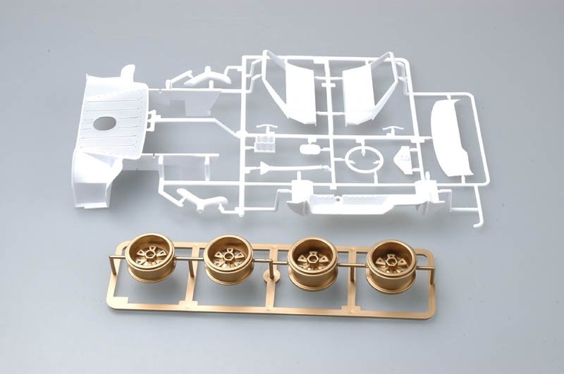Trumpeter 05403 Ford GT40 Mk II 1/12 – obrázek 4