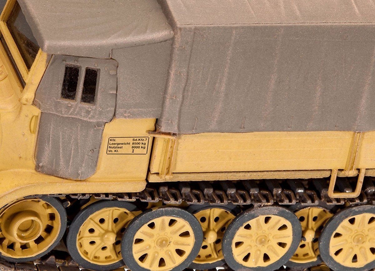 Revell 03263 Sd.Kfz. 7 (Late Production) 1/72 – imagen 3