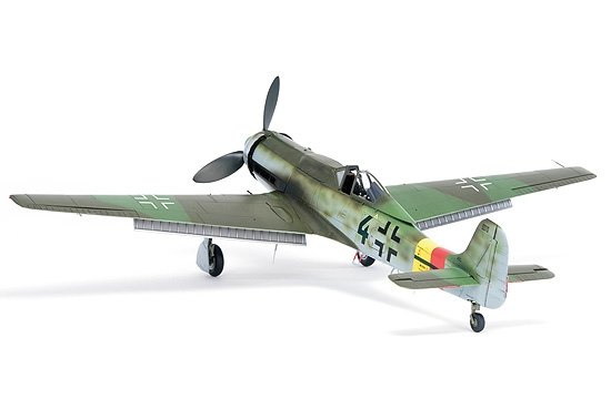 Zoukei-Mura SWS3211 Focke-Wulf Ta 152 H-0 1/32 – image 2