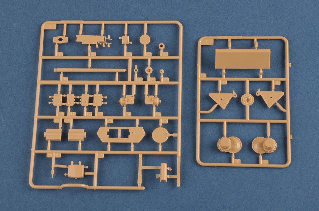 Hobby Boss 80151 German Type III/IV Hybrid Chassis Tank Small Turret 1/35 – image 7
