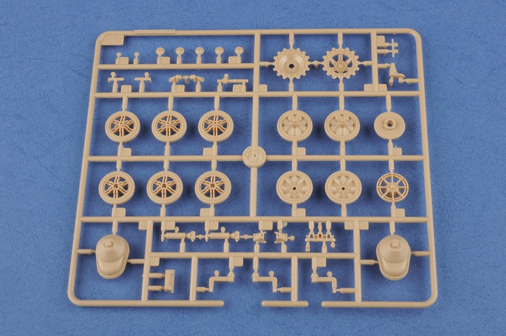 Hobby Boss 83803 German Pzkpfw.II Ausf.J VK16.01 1/35 – image 9