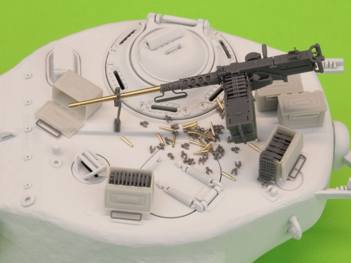 Master GM-35-063 Browning M2HB .50 cal (12,7mm) - karabin maszynowy z mocowaniem czołgowym - okres II w.św. (wczesna kołyska M23 z wczesnym zasobnikiem na amunicję) 1/35 – zdjęcie 11