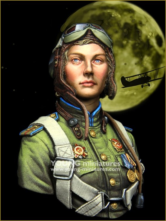 Young Miniatures YM1878 NIGHT WITCHES Soviet Night Bomber Regiment WWII 1/10