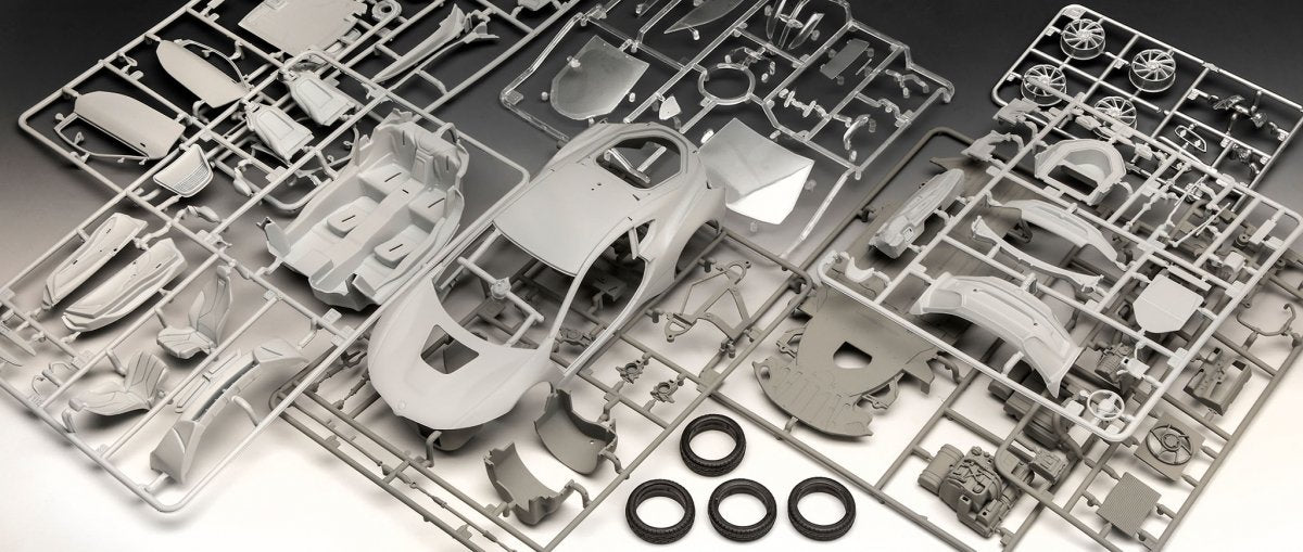 Revell 07670 BMW i8 1/24 – obrázek 3