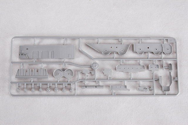 Trumpeter 05609 USS TICONDEROGA CV-14 1/350 – image 10