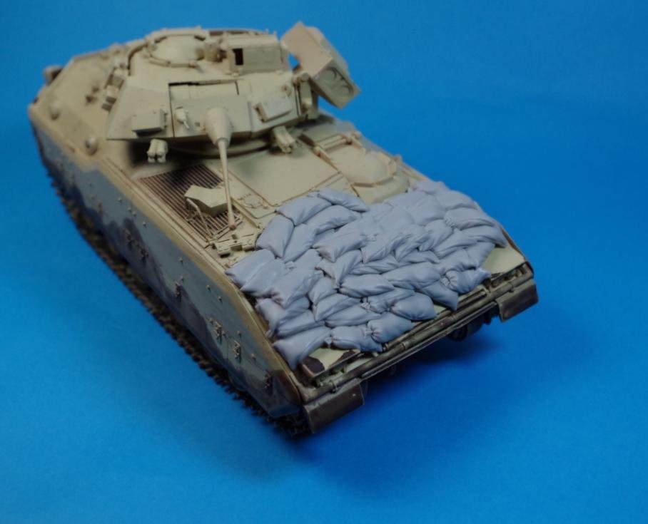 Panzer Art RE35-242 Sand armor for M2 “Bradley” 1/35 – immagine 2