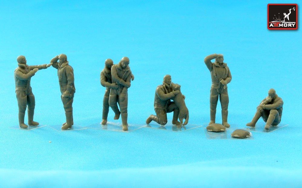 Armory Models F7224 RAF WWII heavy bomber crew in high altitude outfit, full set 1/72 – image 2