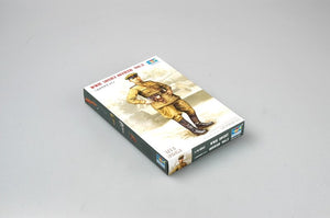 Trumpeter 00704 WWII Soviet Officer Vol.2 1/16 – image 2
