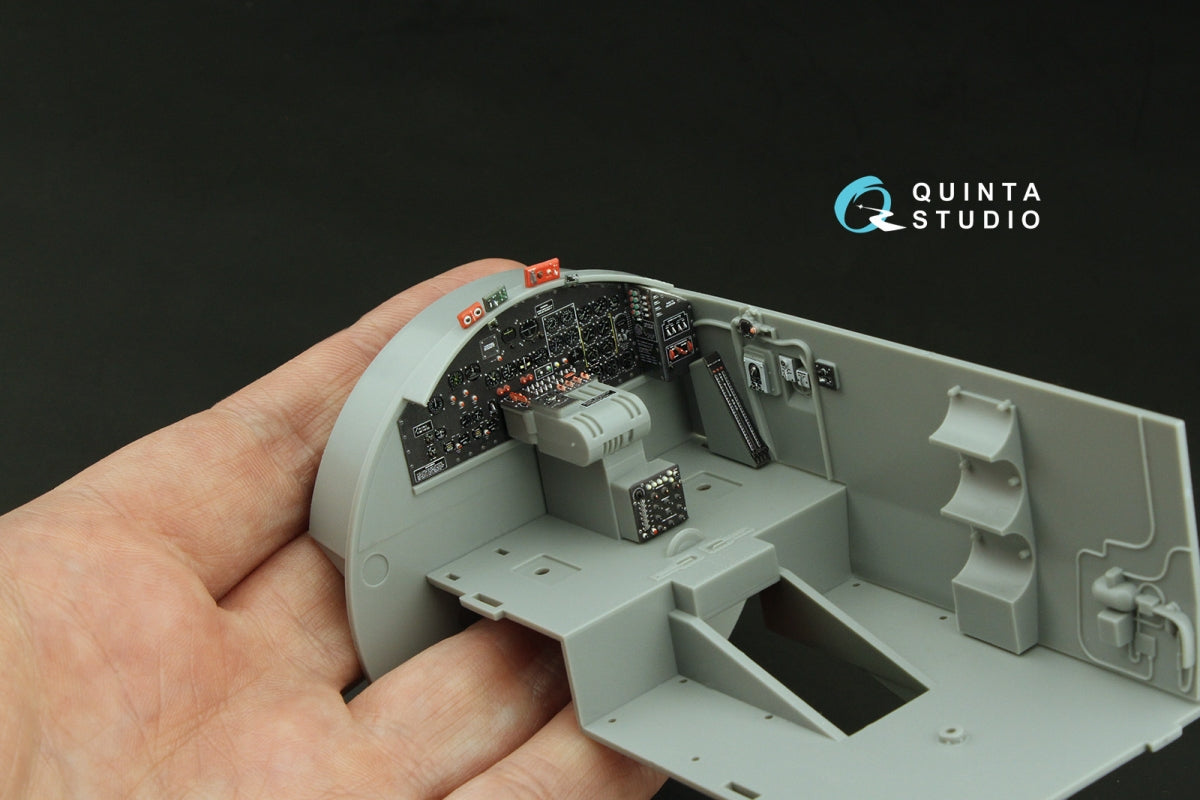 Quinta Studio QD32218 Boeing B-17G Navigator, bombardier, waist and tail gunners compartments. 3D-Printed colored Interior (HK models) 1/32 – image 8