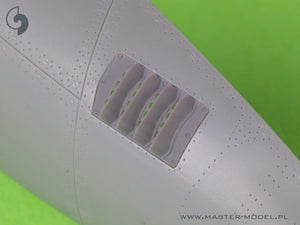 Master AM-32-138 P-51 Mustang - pokrywa wlotu powietrza do gaźnika - typ z żaluzjami dla RAF - wersja B (do modelu Tamiya) 1/32