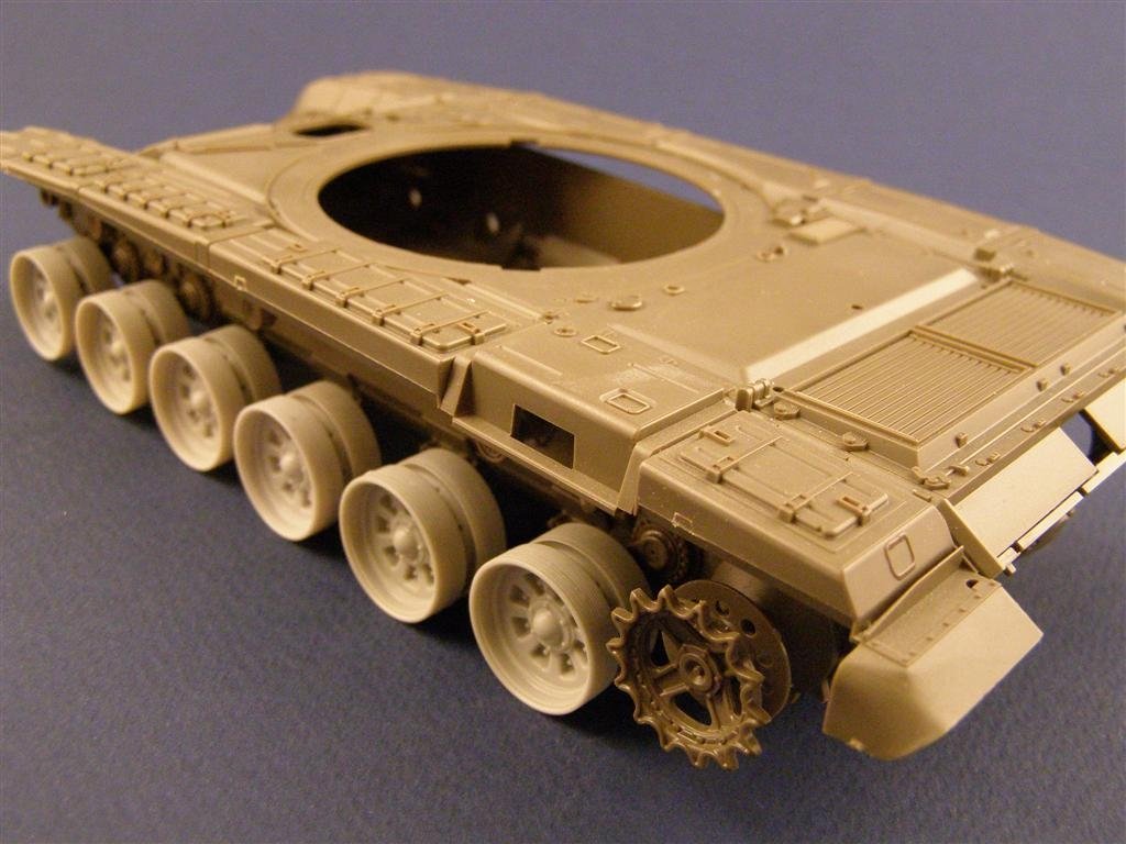 Panzer Art RE35-027 Burnt out wheels for T-72 tank 1/35 – image 3
