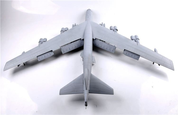 Modelcollect UA72200 B-52H US Stratofortress Strategic Bomber 1/72 – obrázek 4