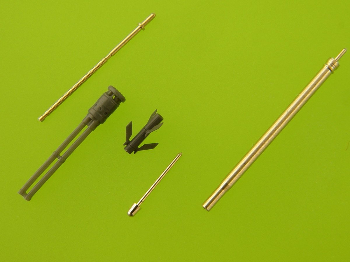 Master AM-48-126 Mi-24 (Hind D/E) - JakB-12.7 machine gun barrel and DUAS probe (metal and resin parts) 1/48 – image 5