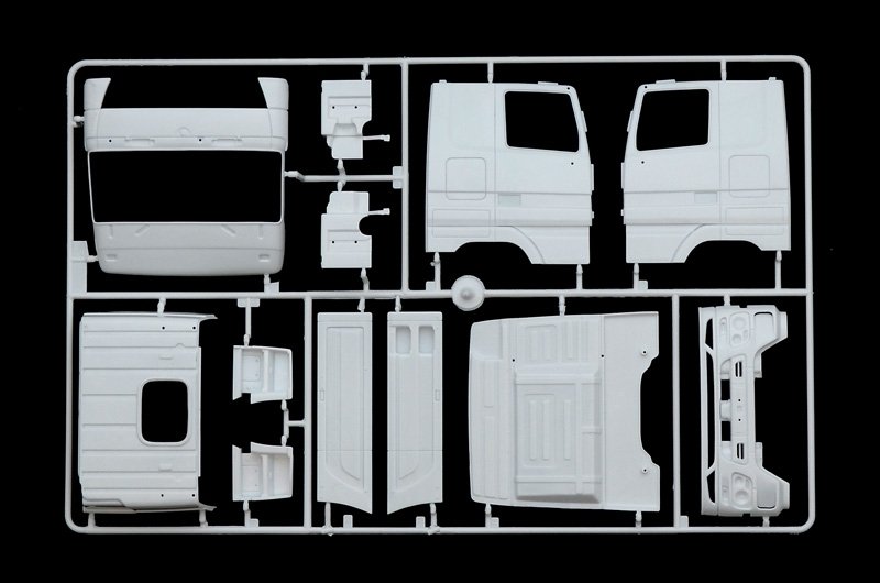 Italeri 3884 Mercedes-Benz Actros MP3 1/24 – image 4