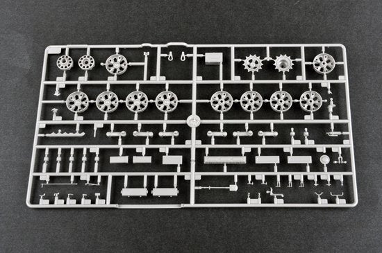 Trumpeter 09501 AT-T Artillery Prime Mover 1/35 – obrázek 6