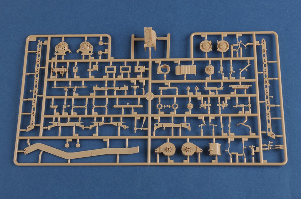 Hobby Boss 84554 German Sd.Kfz.179 Bergepanther Ausf.G Late Version 1/35 – image 7