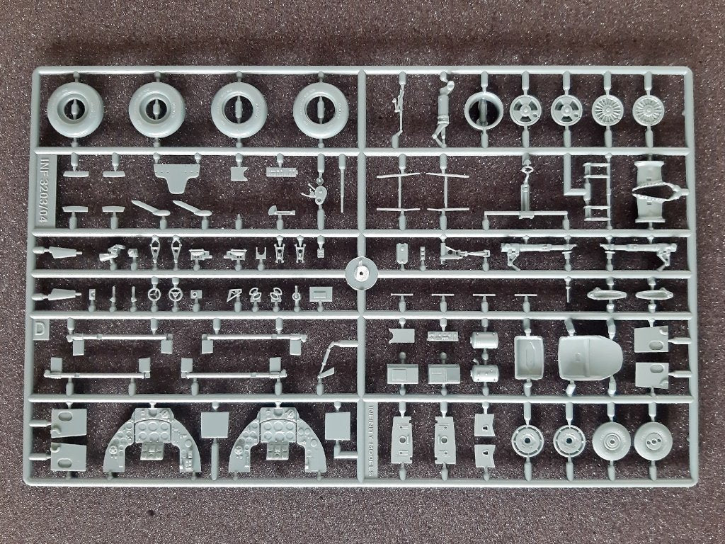 Infinity Models INF3204 DH-100 VAMPIRE FB MK.5 1/32 – image 9