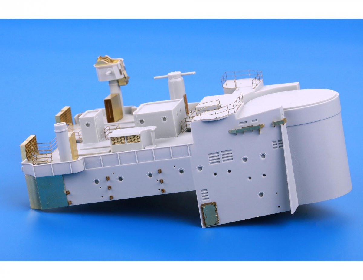 Eduard 53197 HMS Hood pt. 7 main top TRUMPETER 1/200 – image 4