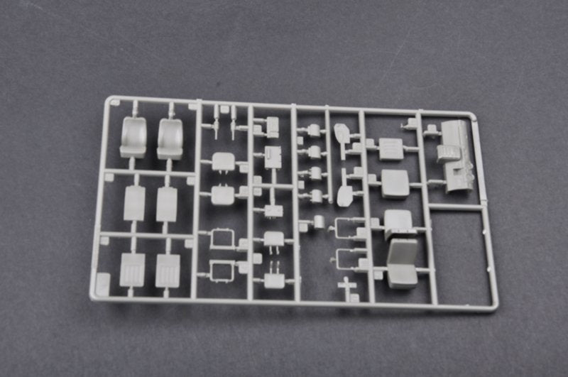 Trumpeter 05518 JGSDF type 73 Light Truck (Police) 1/35 – zdjęcie 9