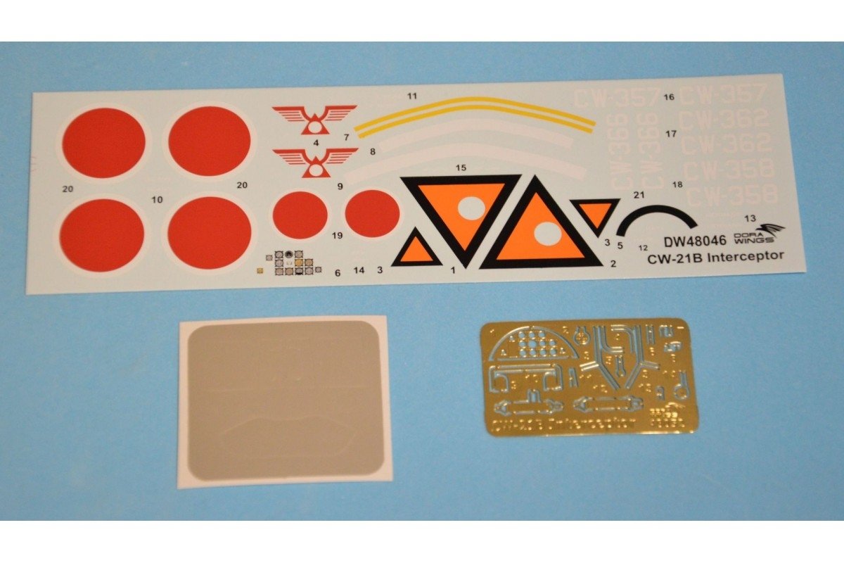 Dora Wings 48046 Curtiss-Wright CW-21B Interceptor 1/48 – image 4