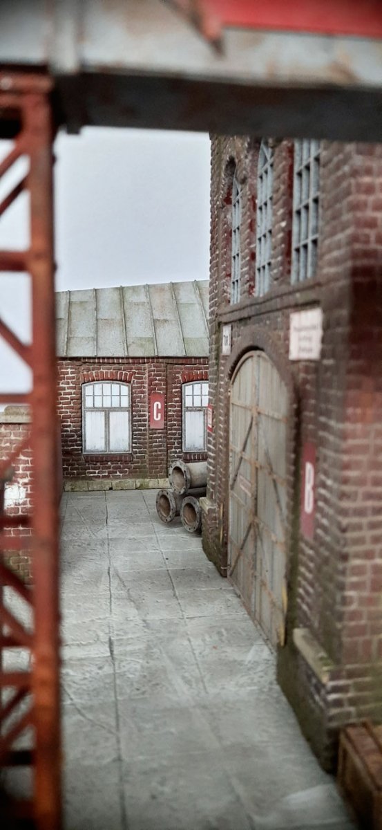 RT-Diorama 35286 Diorama-Base: &amp;quot;Factory Yard&amp;quot; 1/35 – immagine 12
