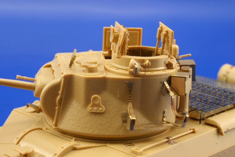 Eduard 36094 Matilda III/ IV 1/35 Tamiya – image 4