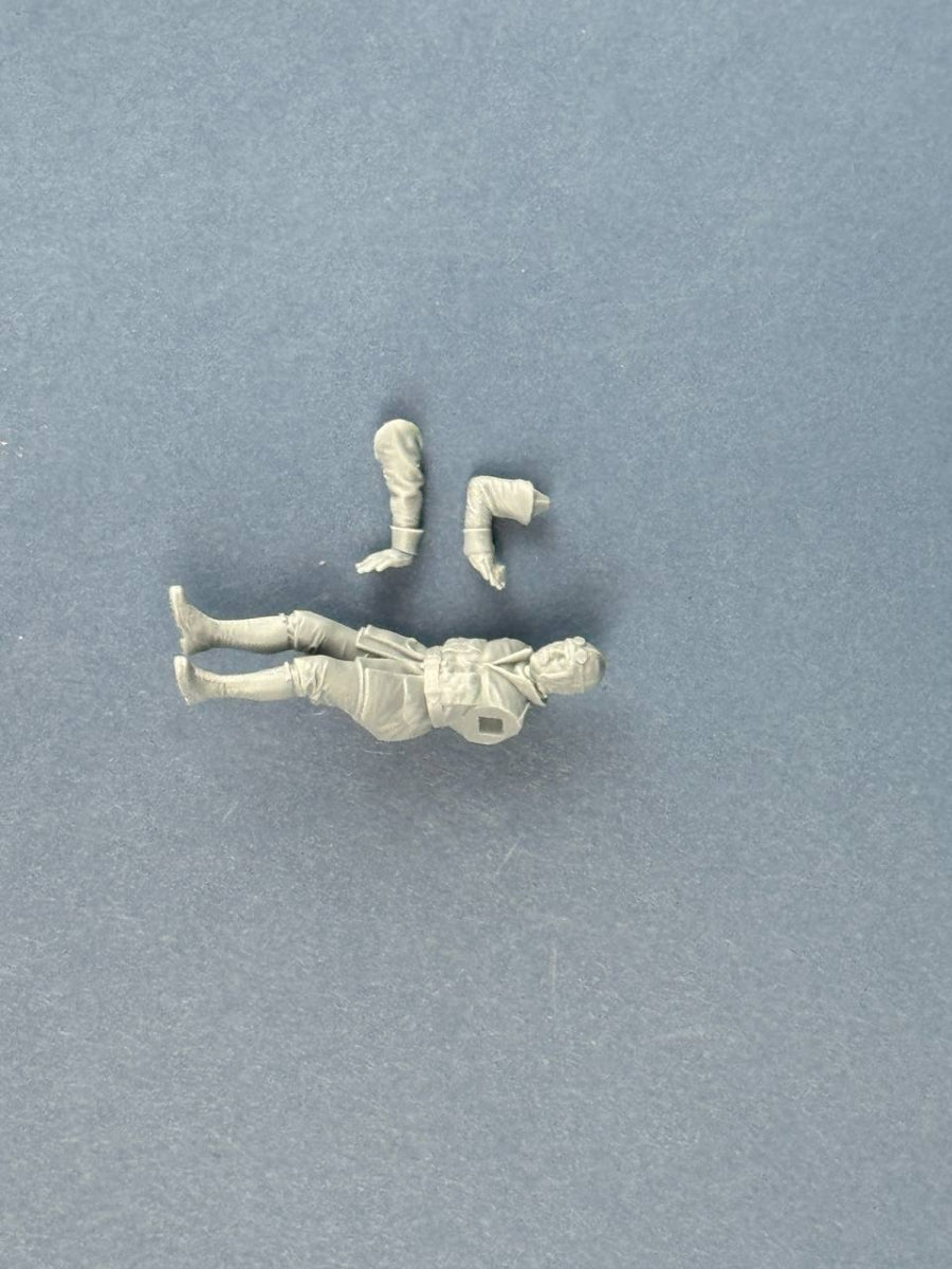 Copper State Models F32-071 French Airman Jumping from His Nieuport 1/32 – zdjęcie 3
