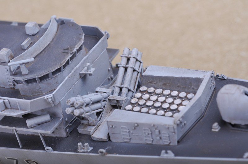 Trumpeter 04544 HMS Type 23 Frigate Kent F78 1/350 – image 5