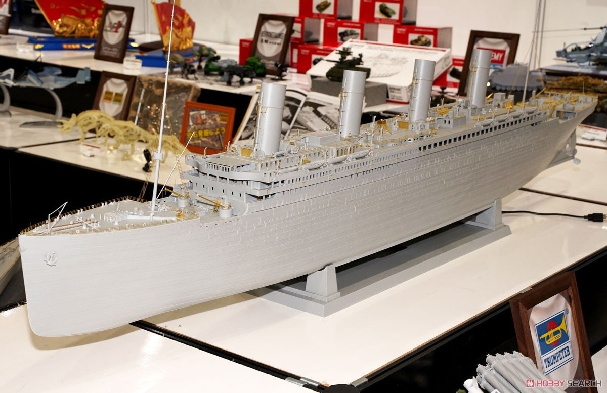 Trumpeter 03719 RMS Titanic w/LED 1/200 – image 4