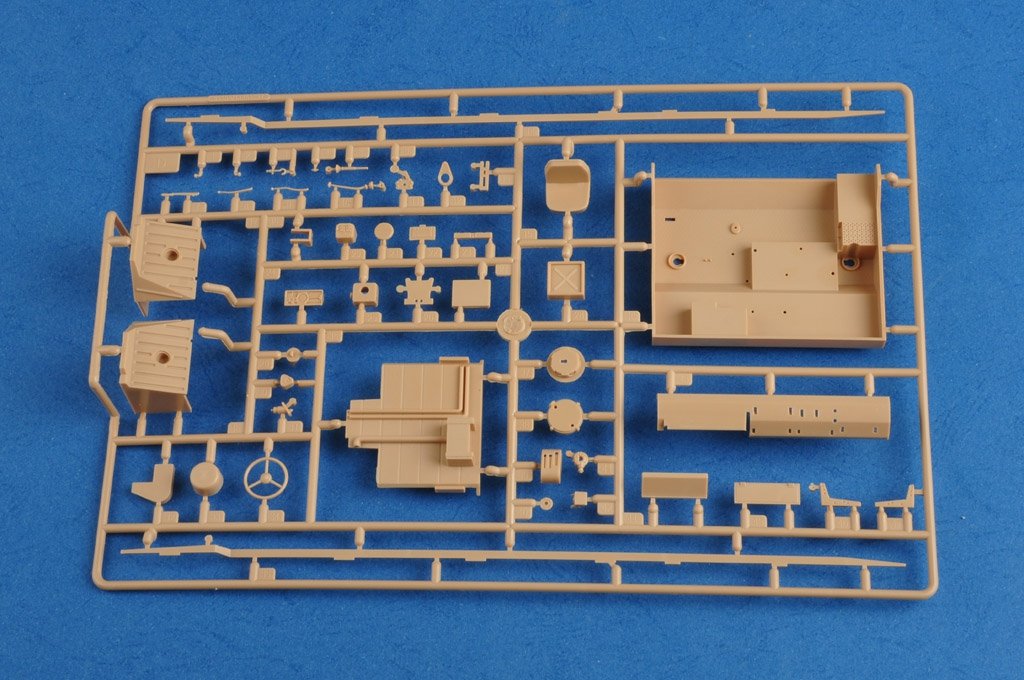 Hobby Boss 85505 Soviet SS-23 Spider Tactical Ballistic Missile 1/35 – obrázek 6