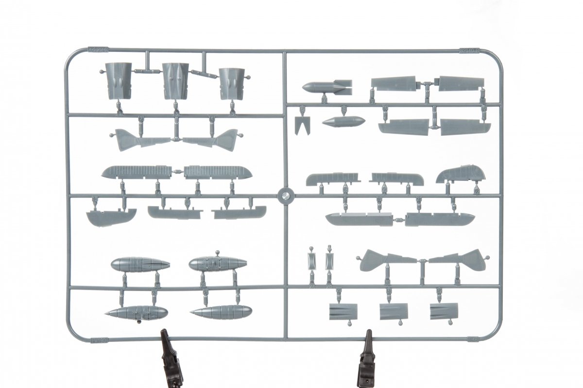 Eduard 84117 Fw 190A-4 w/ engine flaps &amp;amp; 2-gun wings 1/48 – image 7